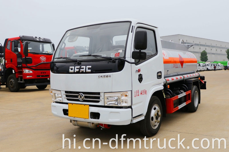 Dongfeng Dollicar D5 88 Hp 4x2 Fuel Tank Truck